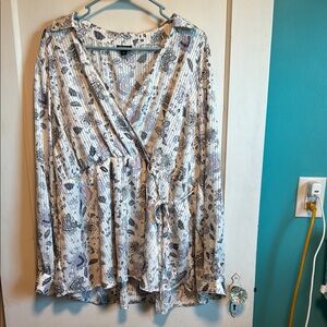 Torrid Floral Wrap Top - White and Blue